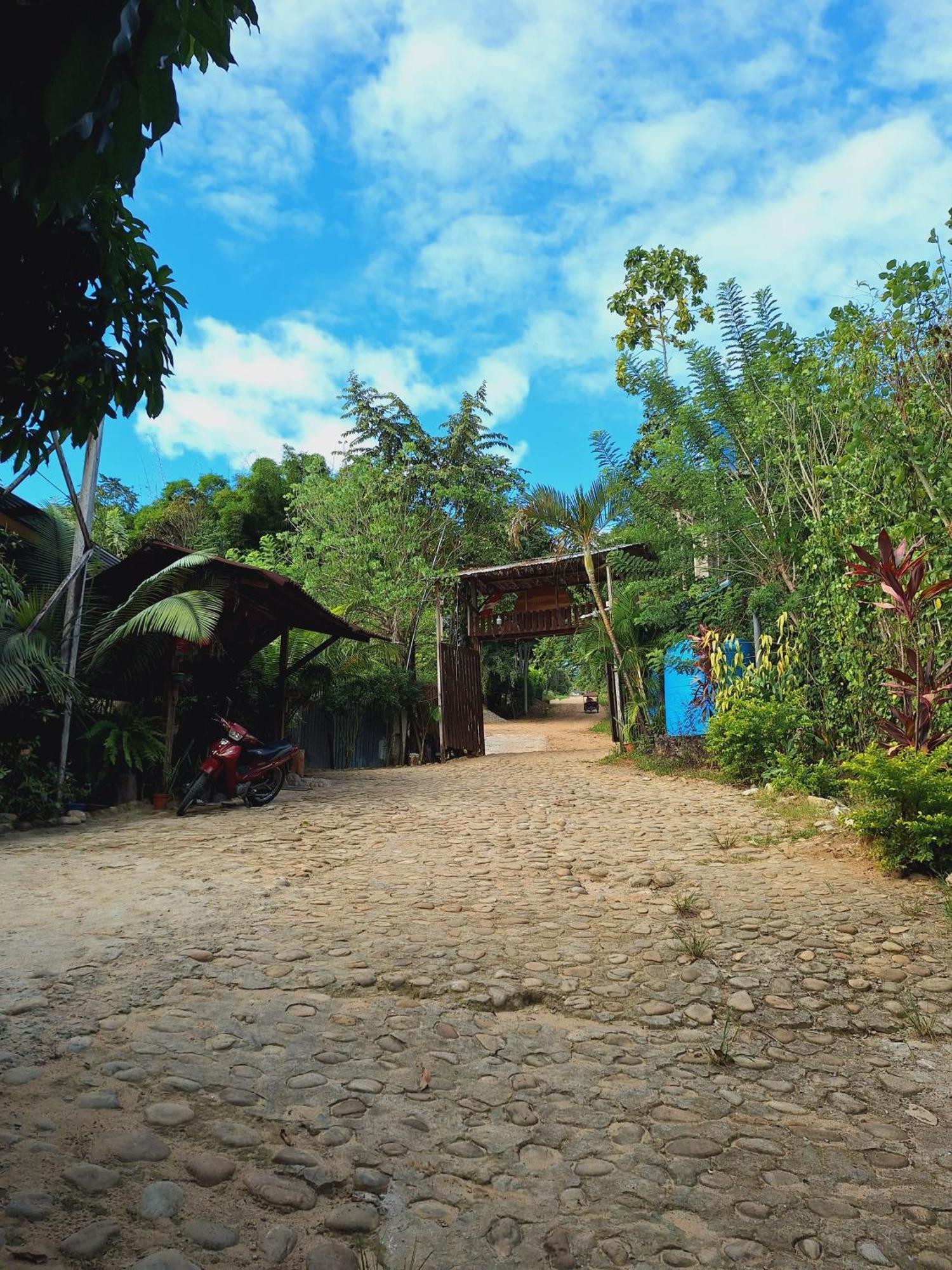 Madera Labrada Lodge Ecologico Tarapoto Esterno foto